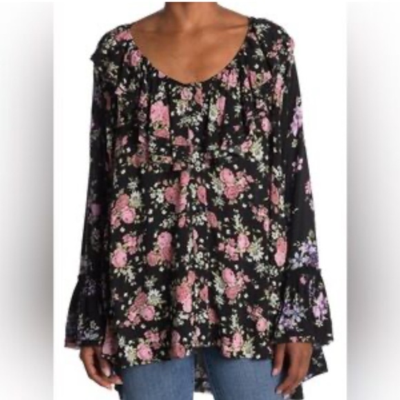Free People Tops - Free People Black and Pink Flutter Sleeve Blouse Size XS 51